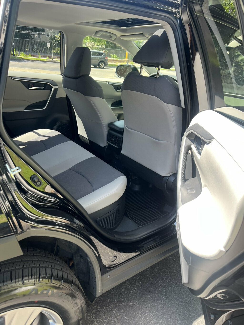 2022 Toyota RAV4 Hybrid XLE AWD - 23065147 - 9