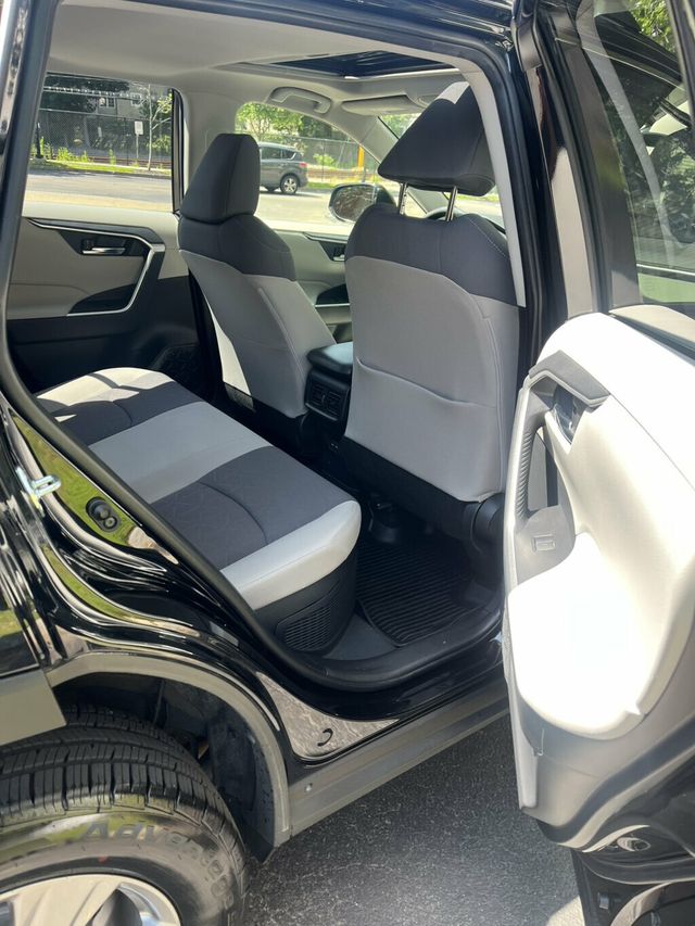2022 Toyota RAV4 Hybrid XLE AWD - 23065147 - 9