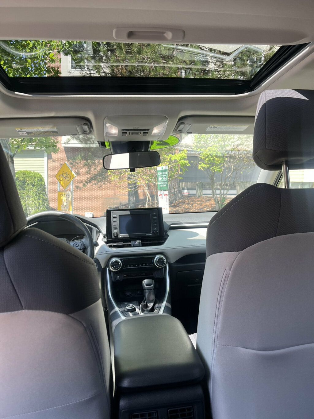 2022 Toyota RAV4 Hybrid XLE AWD - 23065147 - 7