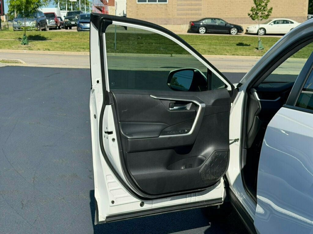 2022 Toyota RAV4 Hybrid XLE AWD - 23028510 - 17
