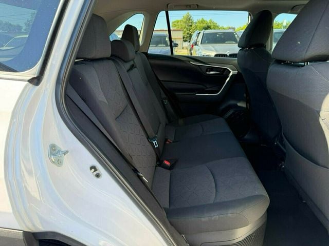 2022 Toyota RAV4 Hybrid XLE AWD - 23028510 - 19