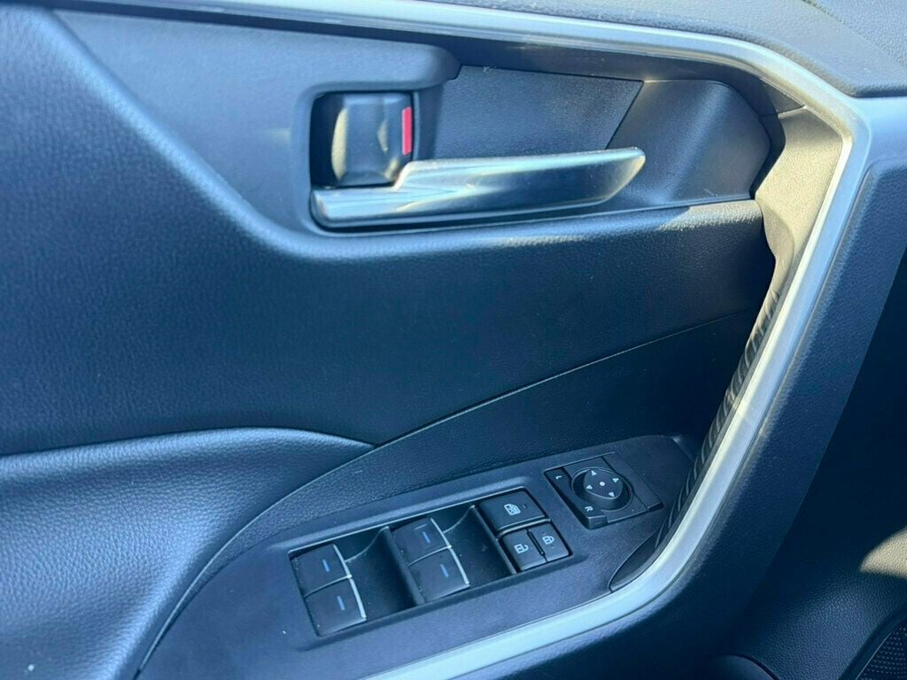 2022 Toyota RAV4 Hybrid XLE AWD - 23028510 - 32