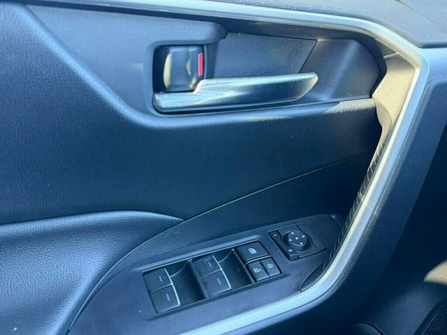 2022 Toyota RAV4 Hybrid XLE AWD - 23028510 - 32