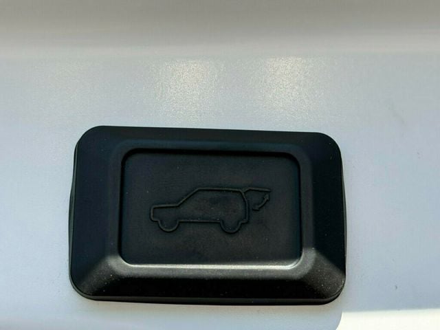 2022 Toyota RAV4 Hybrid XLE AWD - 23028510 - 37