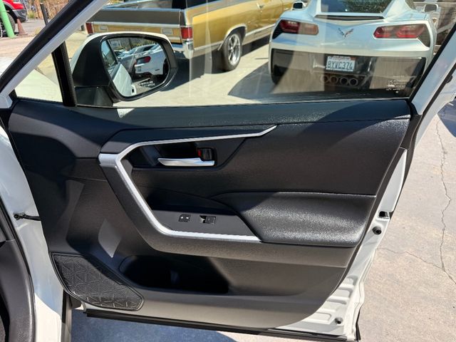 2022 Toyota RAV4 Hybrid XLE Premium AWD - 22922268 - 13