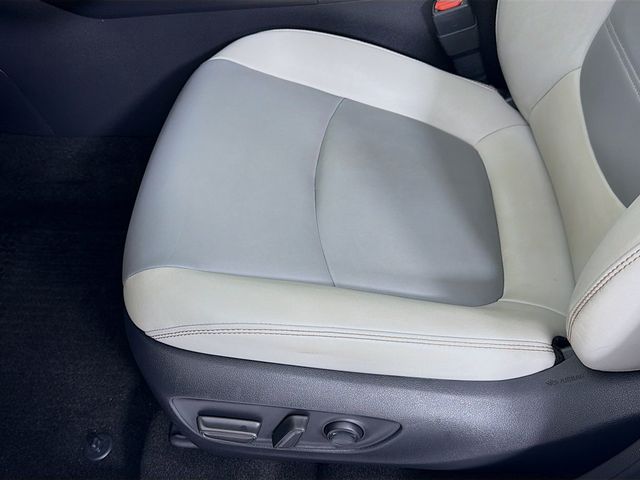 2022 Toyota RAV4 Hybrid XLE Premium AWD - 22969701 - 18