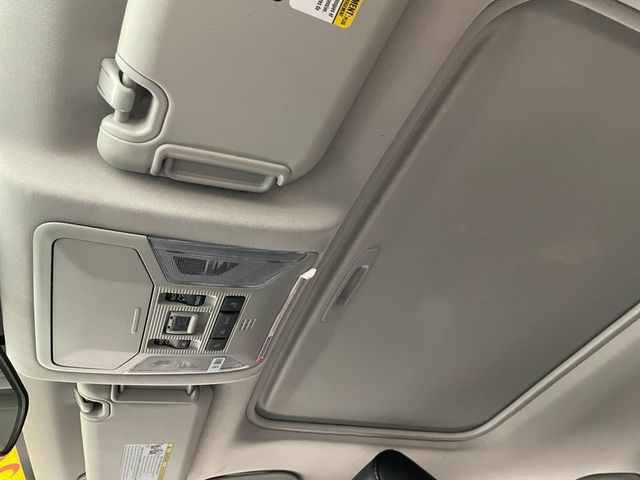 2022 Toyota RAV4 Hybrid XLE Premium AWD - 22942115 - 30