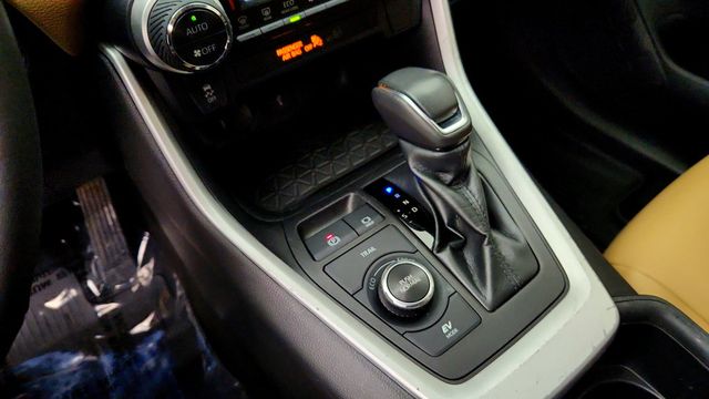 2022 Toyota RAV4 Hybrid XLE Premium AWD - 23102041 - 16