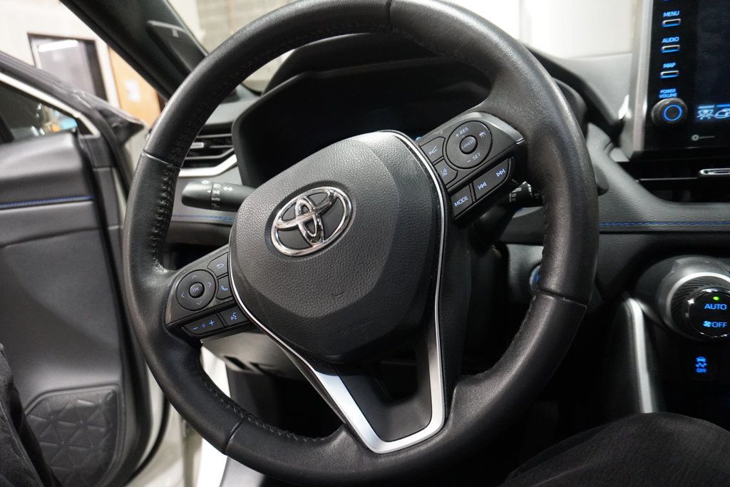 2022 Toyota RAV4 Hybrid XSE photo 4