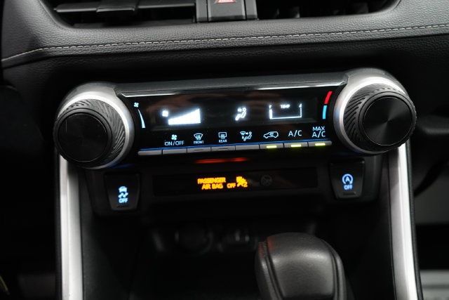 2022 Toyota RAV4 LE - 23081357 - 27