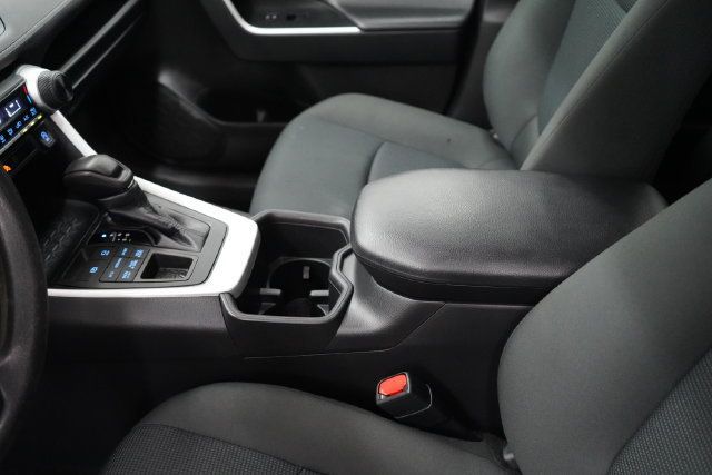2022 Toyota RAV4 LE - 23081357 - 29