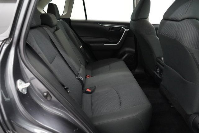 2022 Toyota RAV4 LE - 23081357 - 37