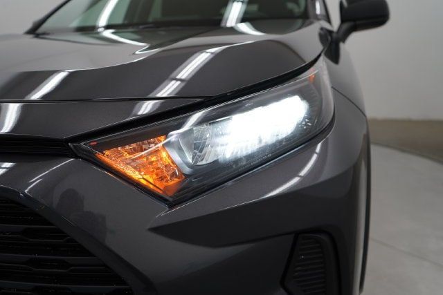 2022 Toyota RAV4 LE - 23081357 - 44