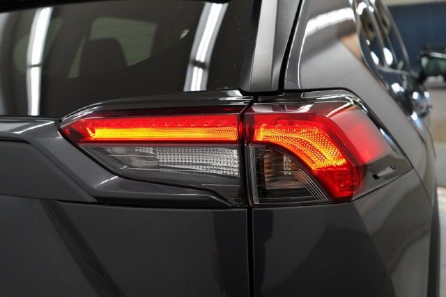 2022 Toyota RAV4 LE - 23081357 - 46
