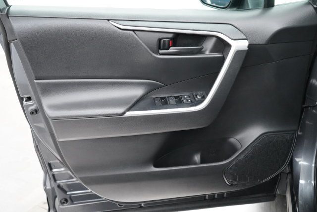 2022 Toyota RAV4 LE - 23081357 - 8