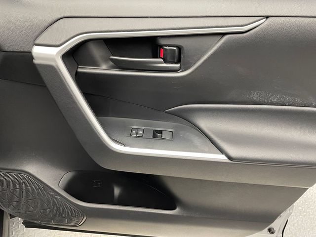 2022 Toyota RAV4 LE AWD - 22933315 - 13