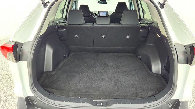 2022 Toyota RAV4 LE AWD - 22968468 - 19