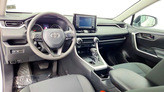 2022 Toyota RAV4 LE AWD with Blind Spot Monitor and RCTA - 22960205 - 11