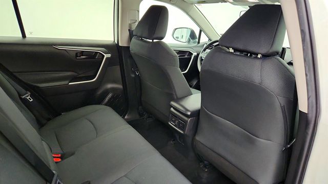 2022 Toyota RAV4 LE AWD with Blind Spot Monitor and RCTA - 22960205 - 21