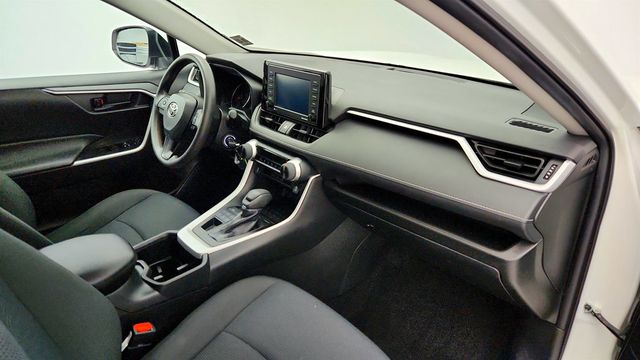 2022 Toyota RAV4 LE AWD with Blind Spot Monitor and RCTA - 22960205 - 23