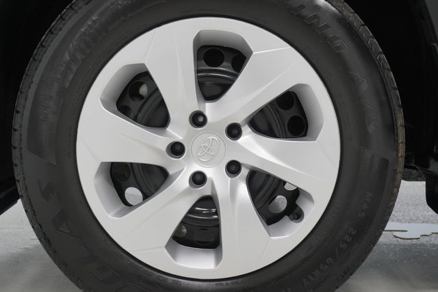 2022 Toyota RAV4 LE FWD - 22950493 - 21