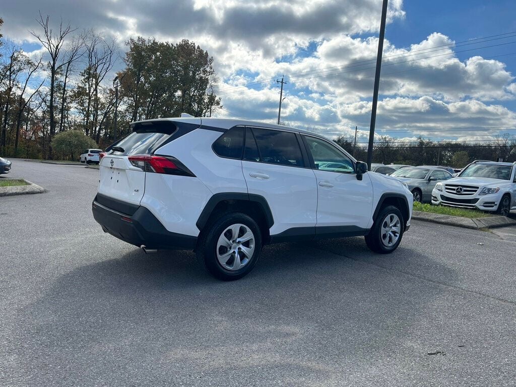 2022 Toyota RAV4 LE FWD - 22658992 - 5