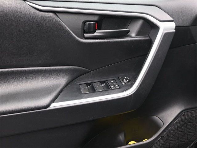 2022 Toyota RAV4 LE FWD - 22978573 - 12