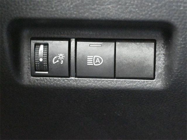 2022 Toyota RAV4 LE FWD - 22978573 - 29