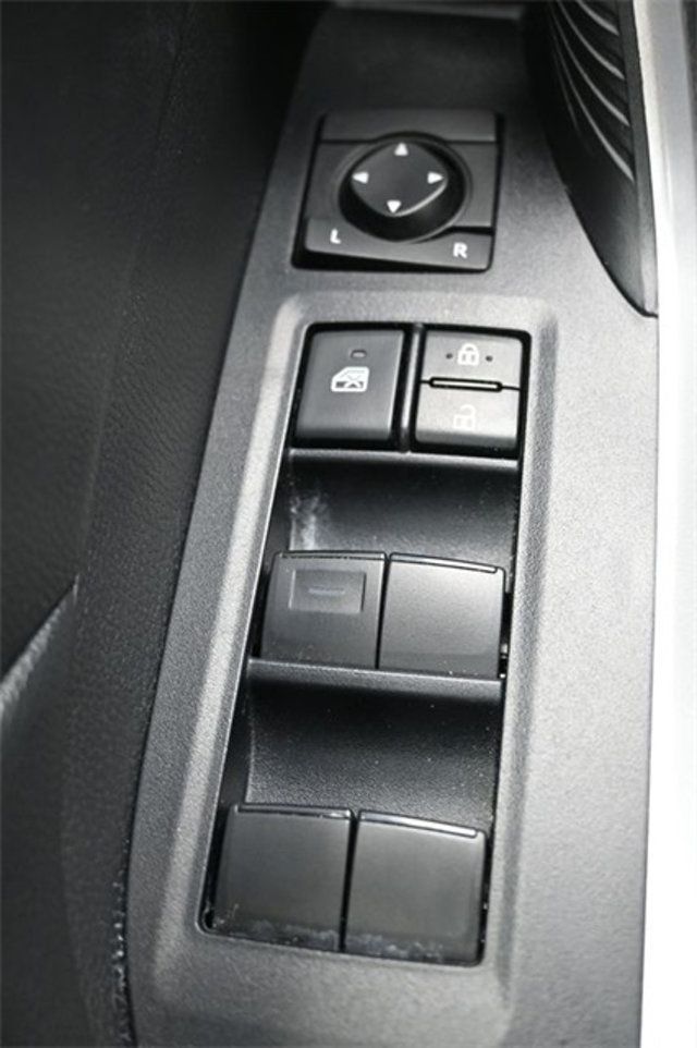 2022 Toyota RAV4 LE FWD - 22978573 - 30