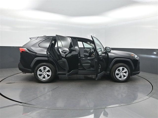 2022 Toyota RAV4 LE FWD - 22978573 - 37