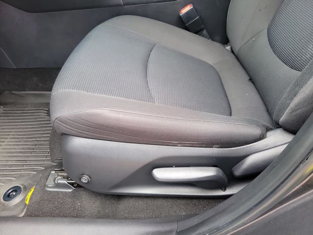 2022 Toyota RAV4 LE FWD - 23033368 - 4