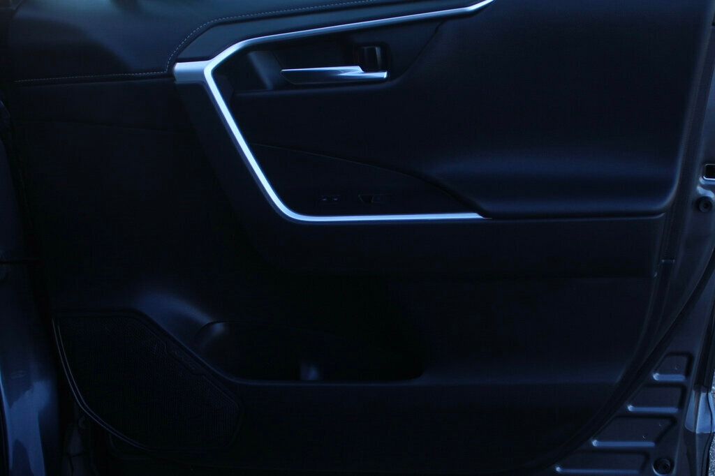 2022 Toyota RAV4 Hybrid Limited Premium photo 4