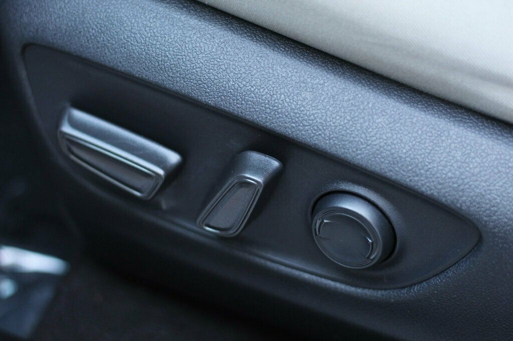 2022 Toyota RAV4 XLE Hybrid photo 25