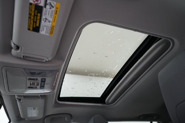 2022 Toyota RAV4 XLE - 23090875 - 32