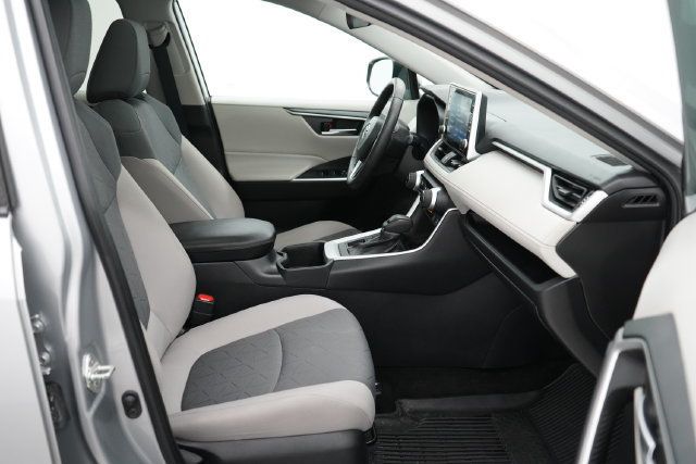 2022 Toyota RAV4 XLE - 23090875 - 44