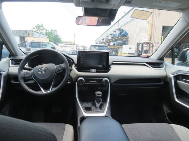 2022 Toyota RAV4 XLE AWD - 23045545 - 9