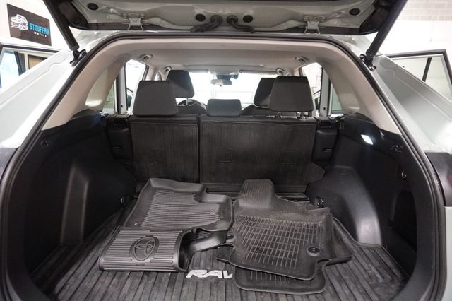 2022 Toyota RAV4 XLE AWD - 22967624 - 9