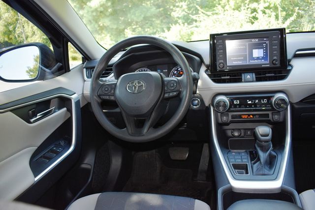 2022 Toyota RAV4 XLE AWD - 23078460 - 19