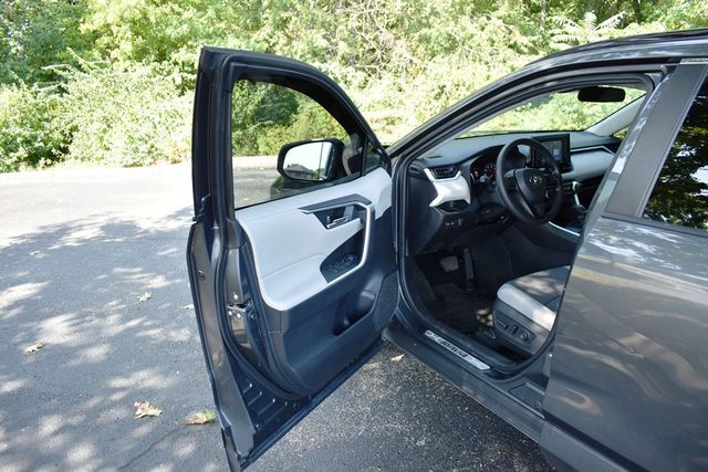 2022 Toyota RAV4 XLE AWD - 23078460 - 37