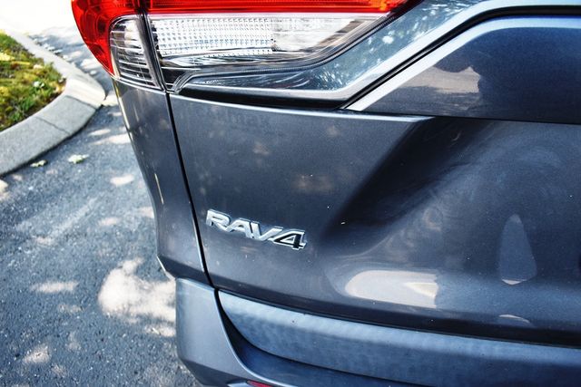 2022 Toyota RAV4 XLE AWD - 23078460 - 52