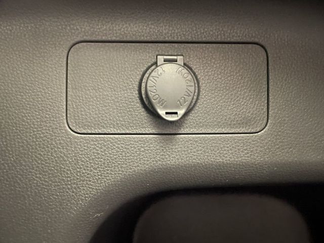 2022 Toyota RAV4 XLE AWD - 22995953 - 40