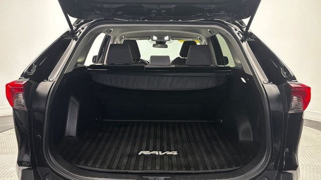 2022 Toyota RAV4 XLE AWD - 23024266 - 34
