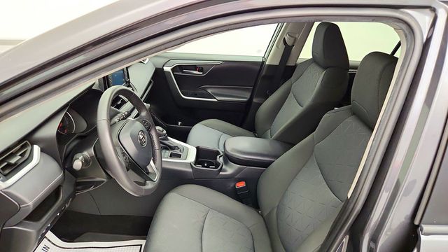 2022 Toyota RAV4 XLE AWD - 23096197 - 19