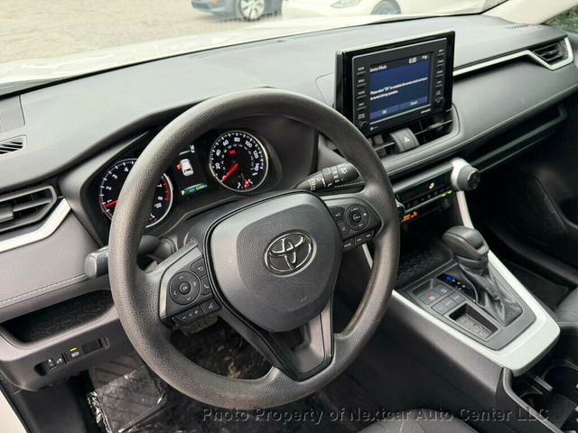 2022 Toyota RAV4 XLE FWD - 22976324 - 11
