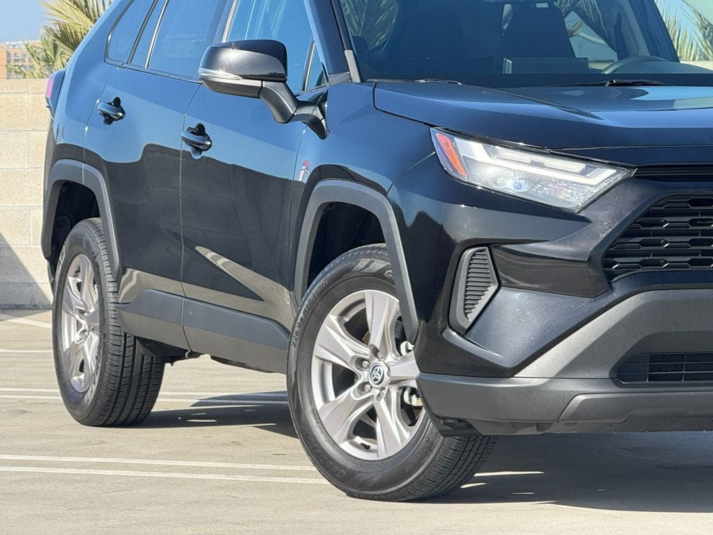 2022 Toyota RAV4 XLE FWD - 22709106 - 1