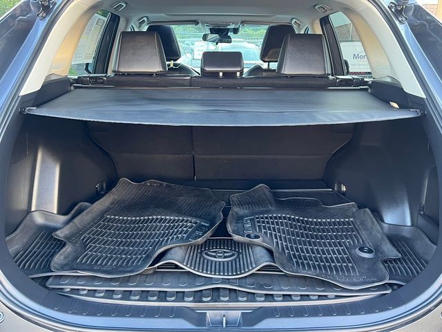 2022 Toyota RAV4 XLE Premium AWD - 23037718 - 16