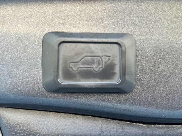 2022 Toyota RAV4 XLE Premium AWD - 23037718 - 17