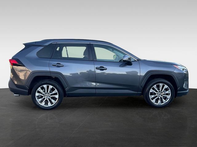 2022 Toyota RAV4 XLE Premium AWD - 23037718 - 5