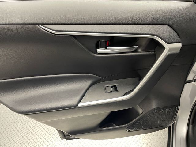 2022 Toyota RAV4 XLE Premium AWD - 22928804 - 32