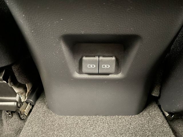2022 Toyota RAV4 XLE Premium AWD - 22928804 - 38
